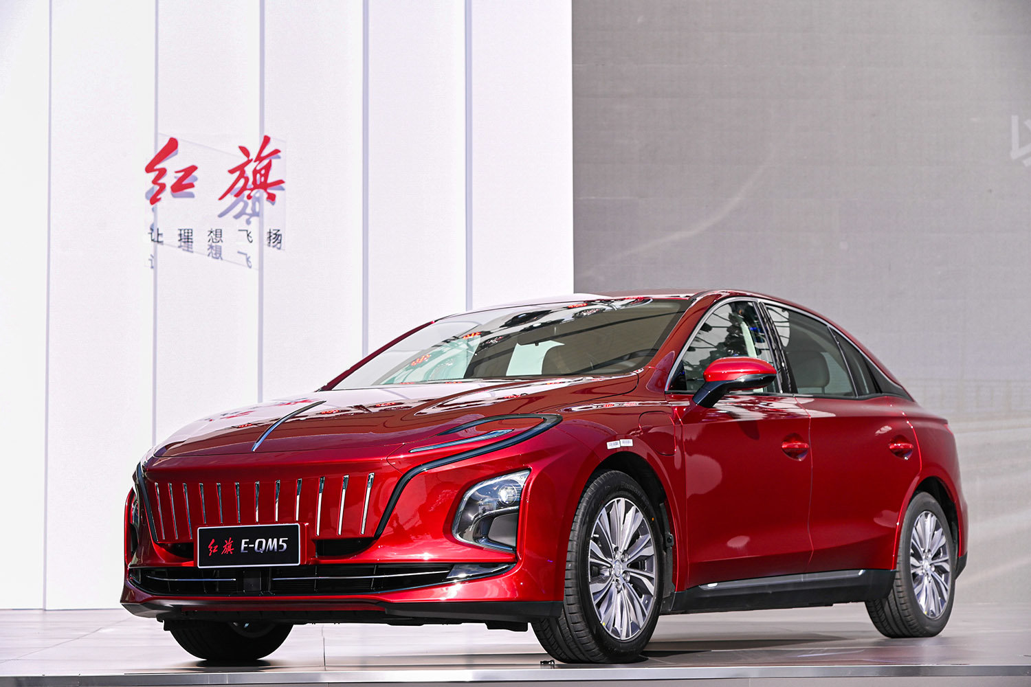 紅旗E-QM5 560KM PLUS正式上市，售價(jià)19.98萬元