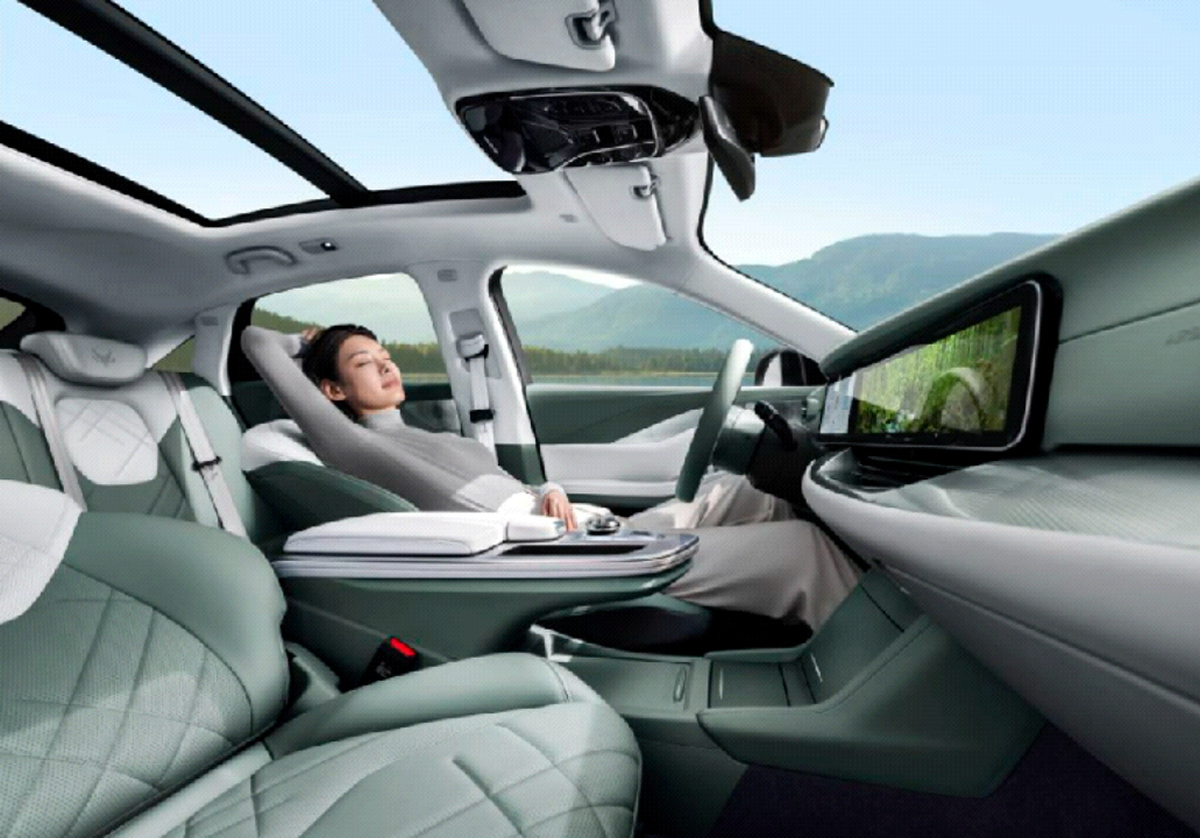 極狐汽車三款新車即將上市，配置提升優(yōu)化用車體驗(yàn)